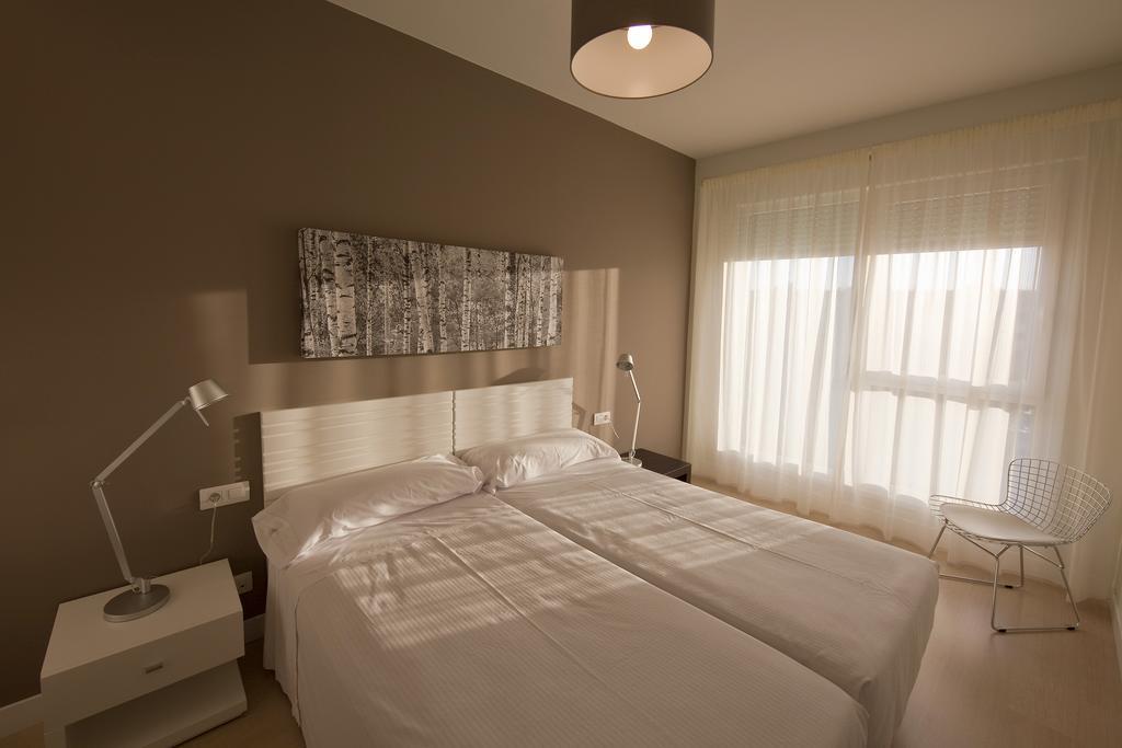 Apartamentos Irenaz Віторія-Гастейс Екстер'єр фото