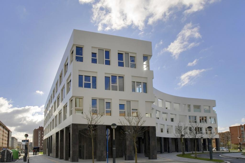 Apartamentos Irenaz Віторія-Гастейс Екстер'єр фото