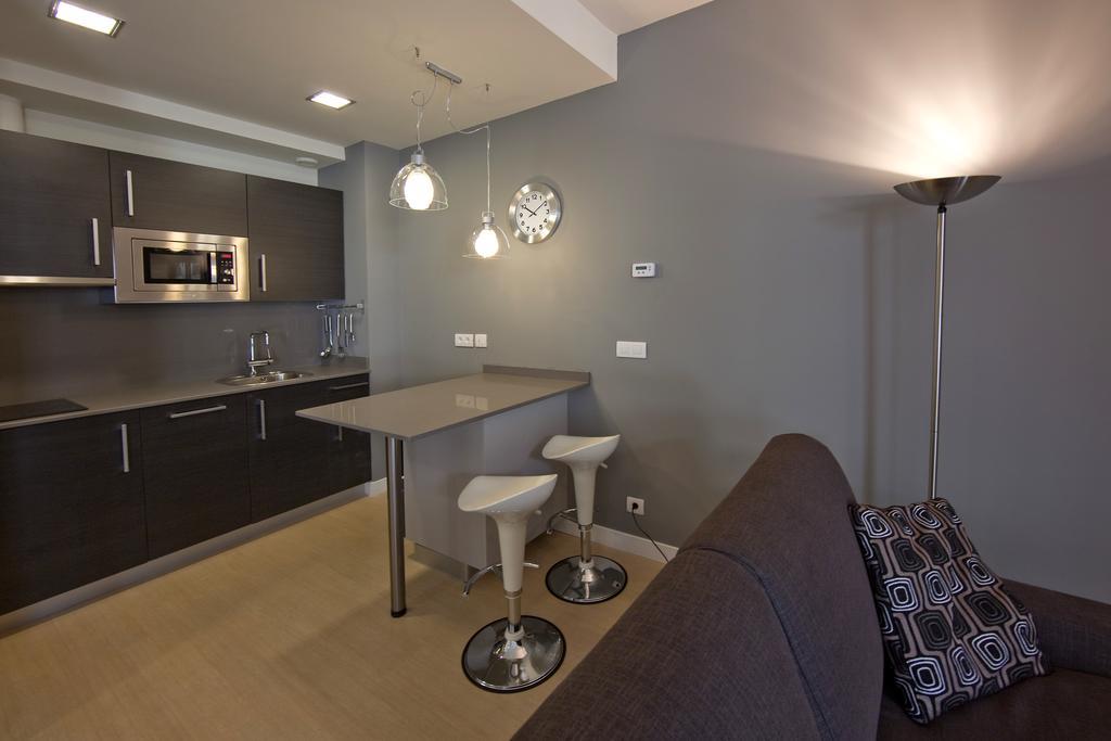 Apartamentos Irenaz Віторія-Гастейс Екстер'єр фото